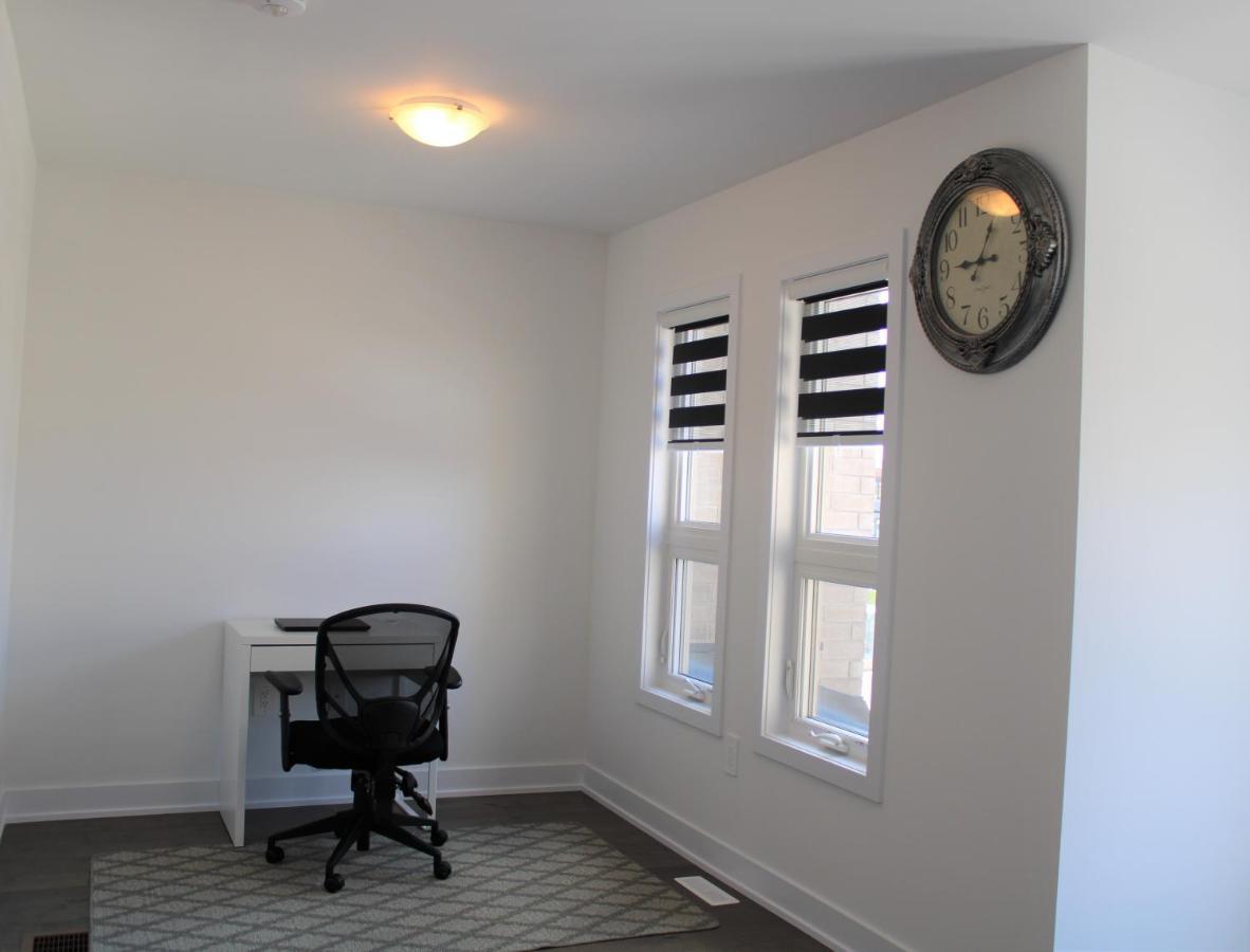 Villa New Town House Barrie South Extérieur photo