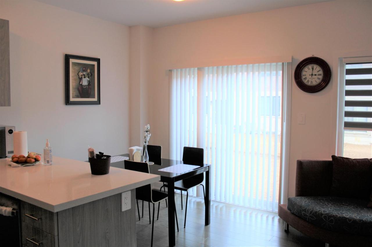 Villa New Town House Barrie South Extérieur photo