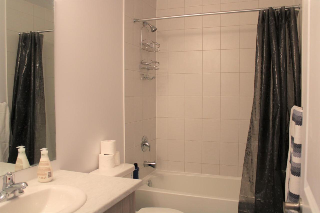 Villa New Town House Barrie South Extérieur photo